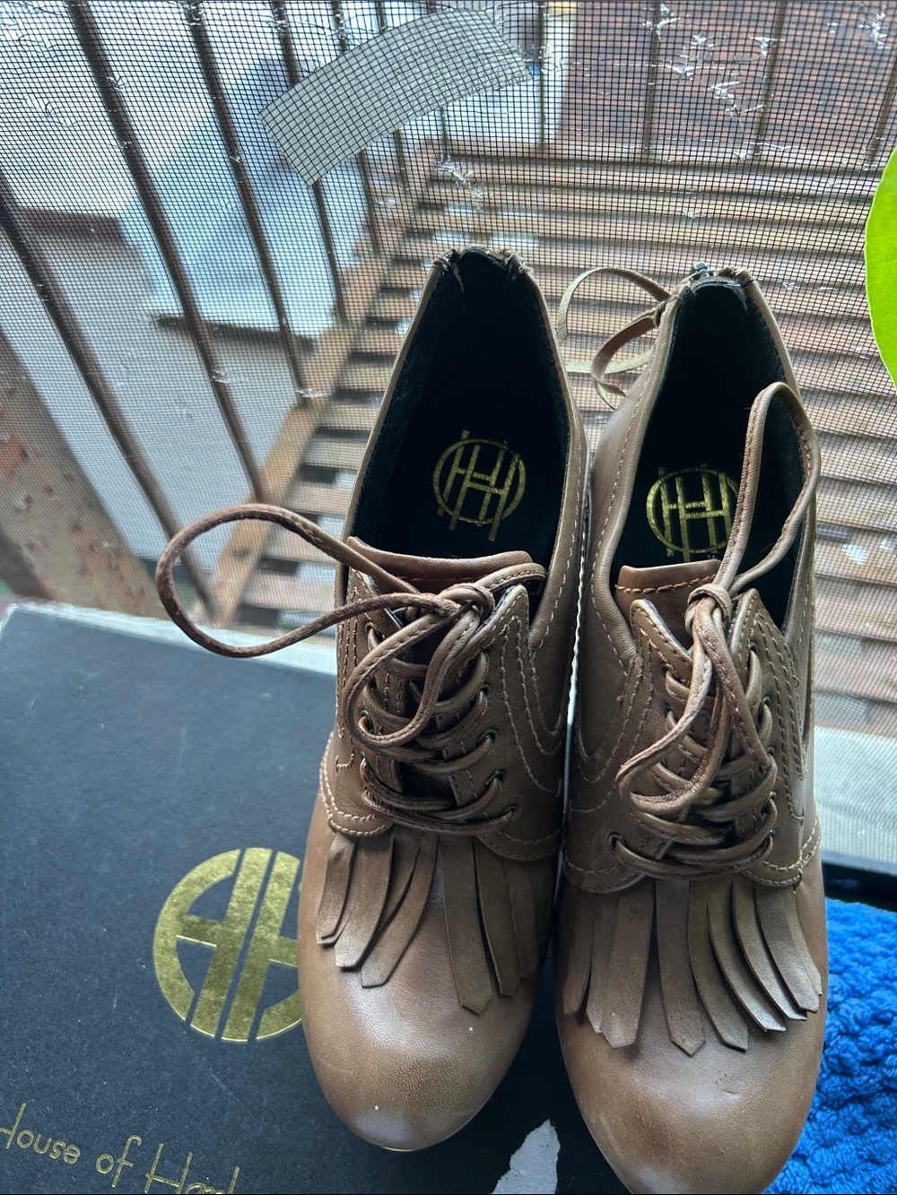 House of Harlow 1960 Brown Leather Lace-Up Platform Fringe High Heels size 8.5